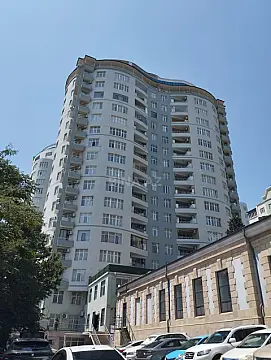 Kirayə verilir obyekt 2400 m² — Bakı 2400.00 m²
