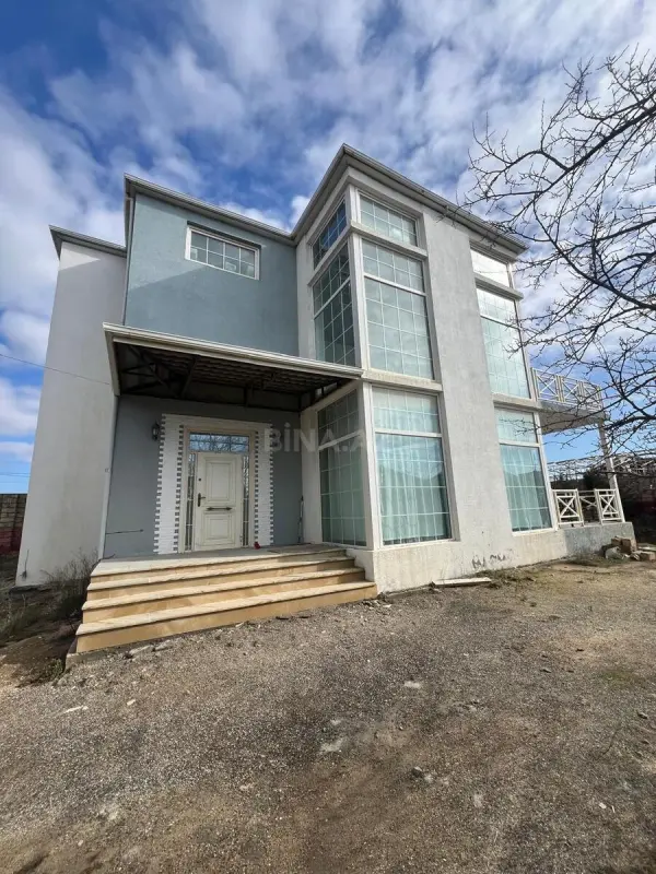 Satılır 6 otaqlı həyət evi 330 m²