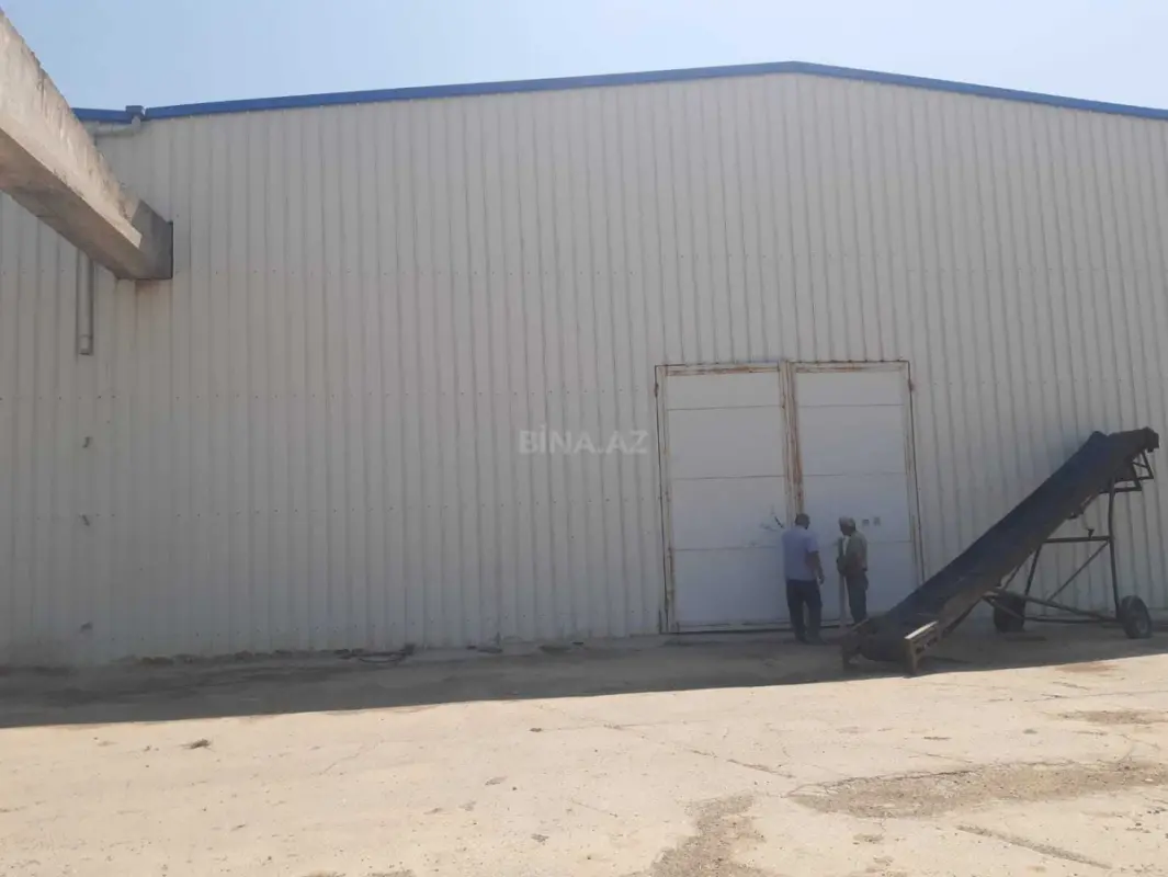 Kirayə verilir obyekt 213 m²