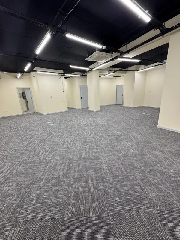 Kirayə verilir 4 otaqlı ofis 200 m²