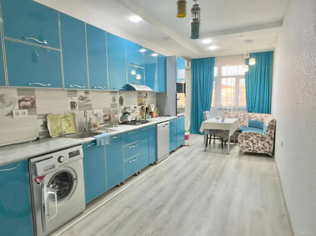 Satılır 3 otaqlı mənzil 136 m²