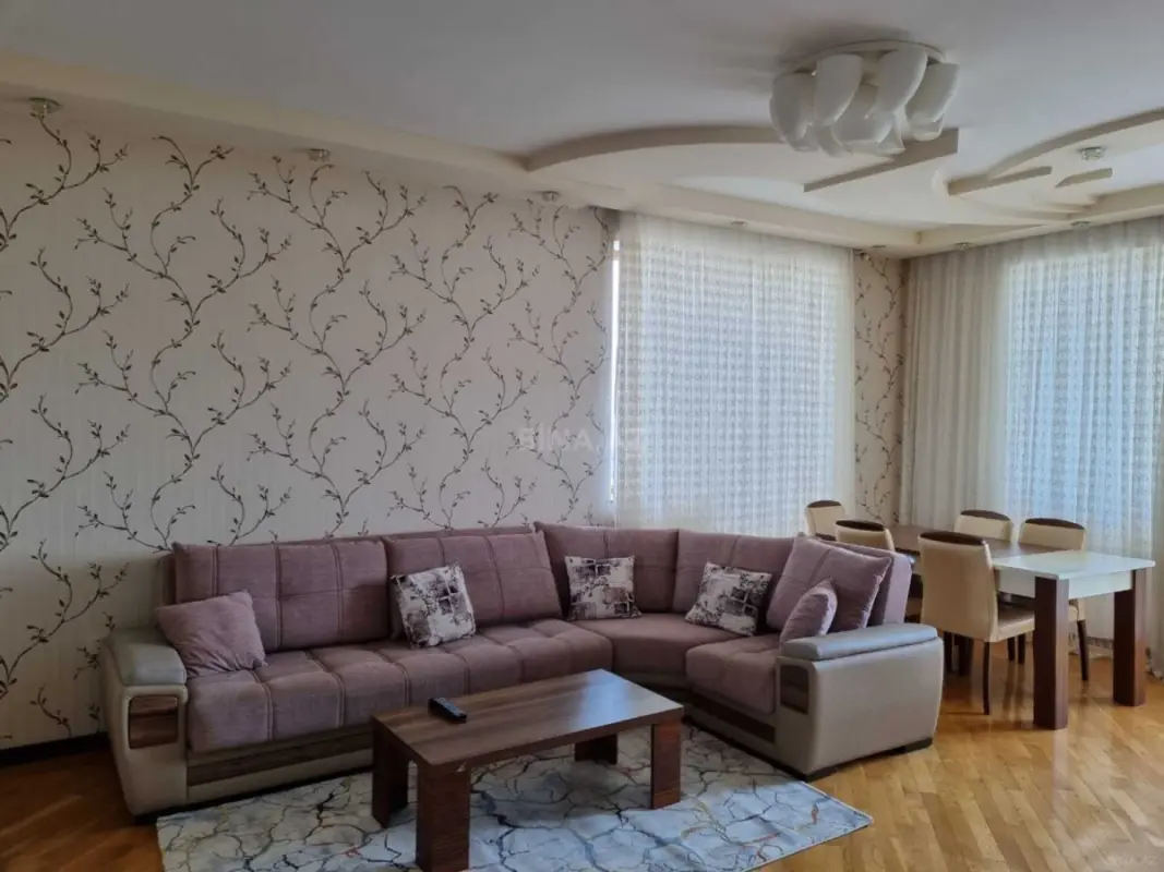 Kirayə verilir 3 otaqlı mənzil 140 m²