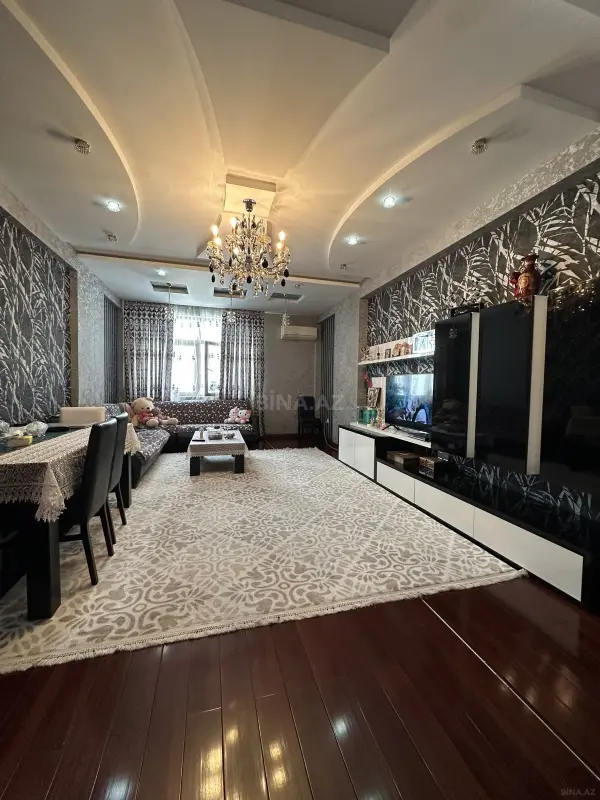 Satılır 3 otaqlı mənzil 124 m²