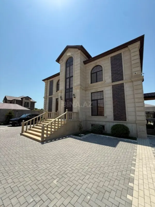 Satılır 5 otaqlı həyət evi 450 m²