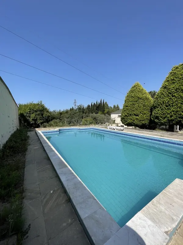 Satılır 5 otaqlı həyət evi 240 m²