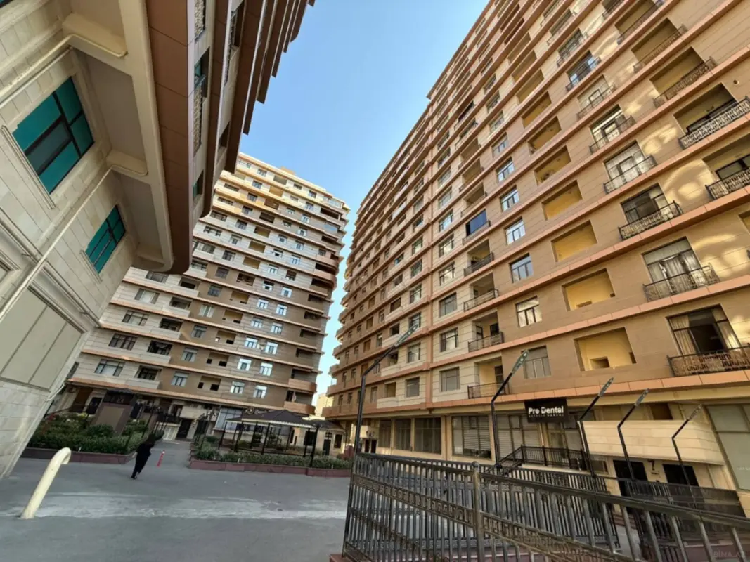 Satılır 4 otaqlı mənzil 155 m²