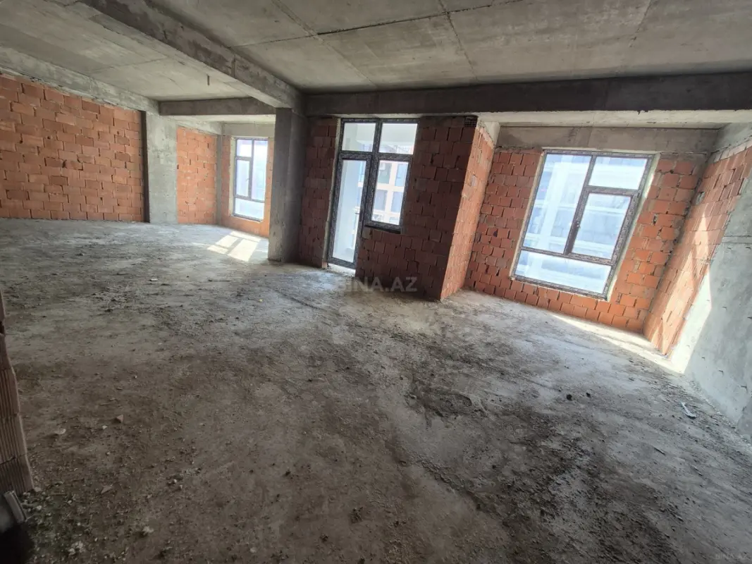 Satılır 3 otaqlı mənzil 158 m²