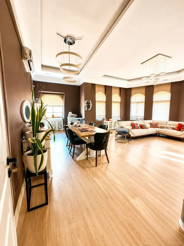 Kirayə verilir 5 otaqlı mənzil 235 m²