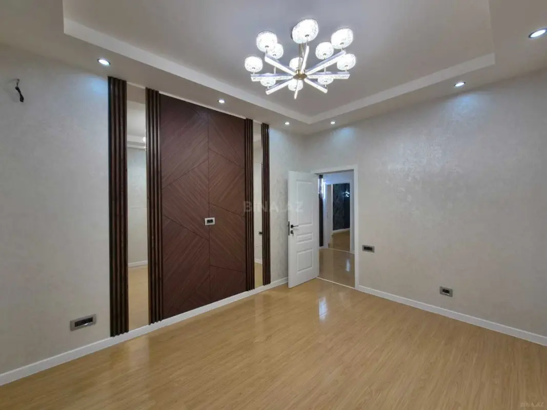 Satılır 2 otaqlı mənzil 70 m²