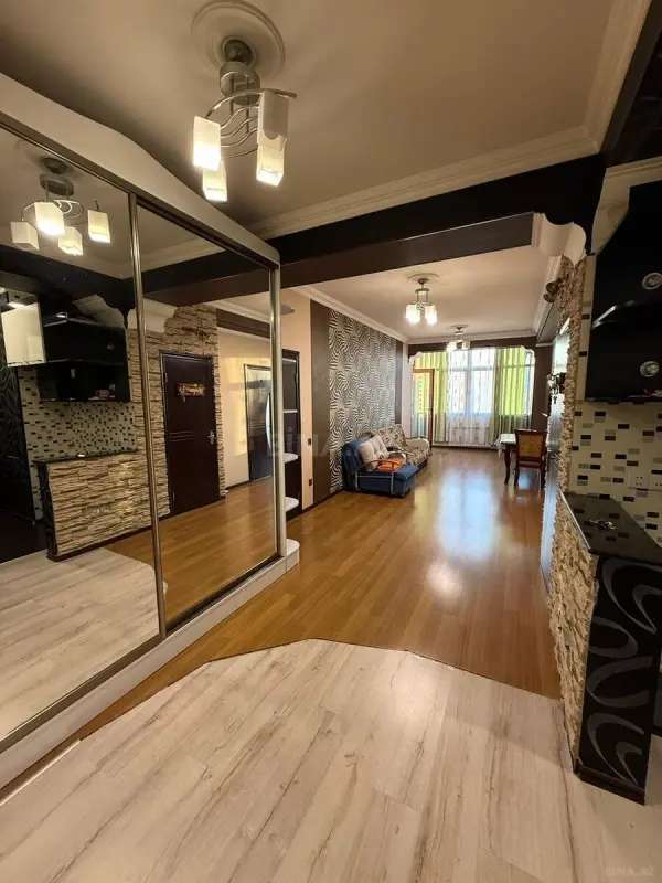 Satılır 3 otaqlı mənzil 101 m²
