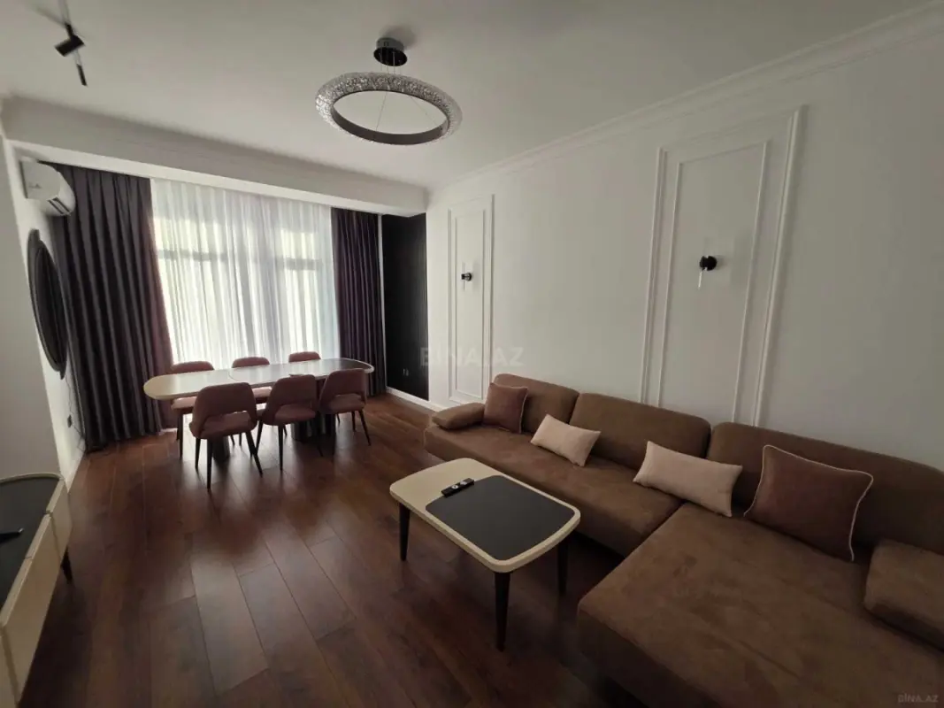 Kirayə verilir 2 otaqlı mənzil 105 m²