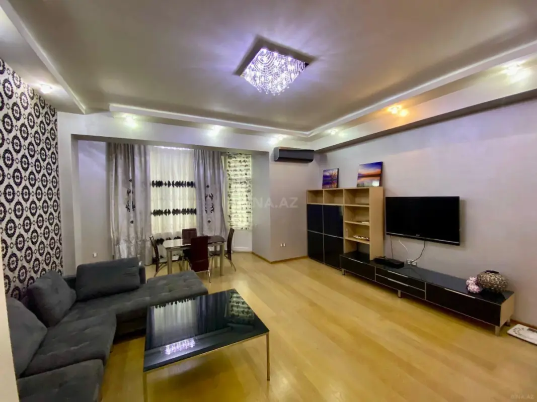 Kirayə verilir 3 otaqlı mənzil 154 m²