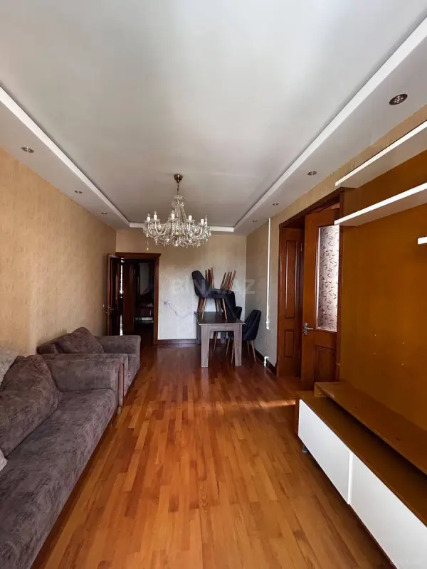 Satılır 2 otaqlı mənzil 70 m²