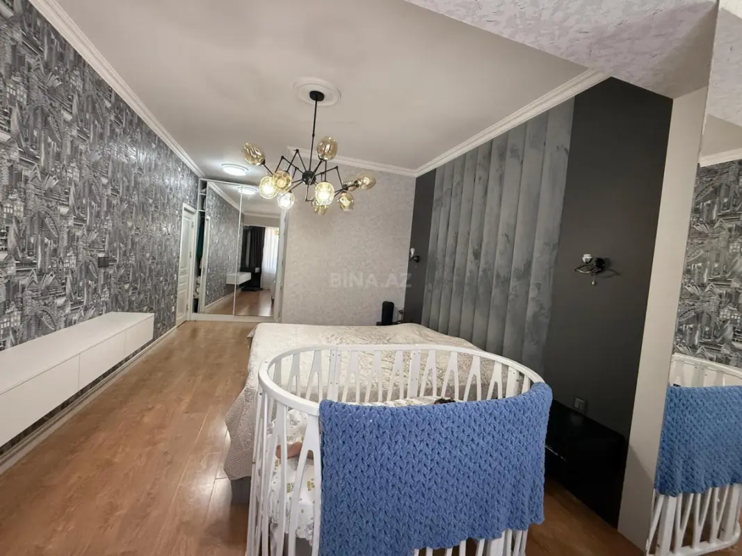 Satılır 4 otaqlı mənzil 160 m²