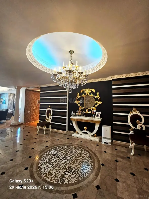 Satılır 5 otaqlı mənzil 299 m²