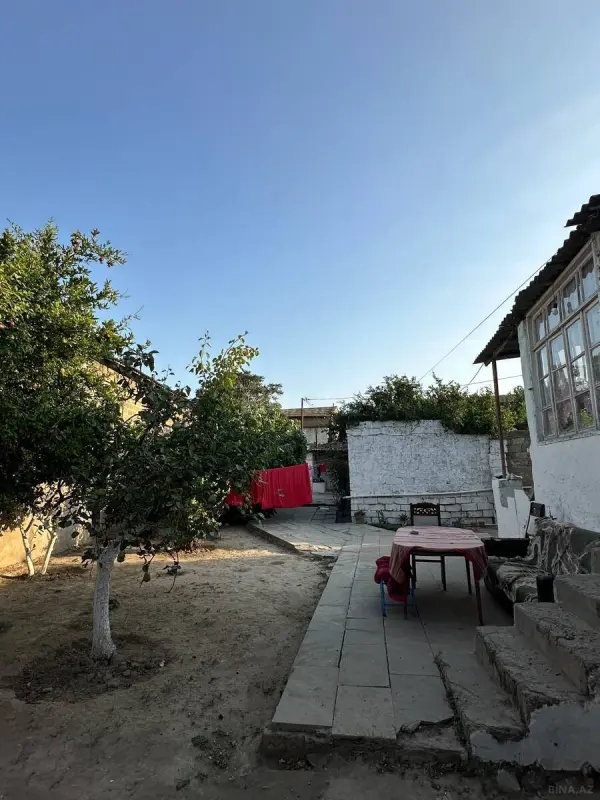 Satılır 4 otaqlı həyət evi 100 m²