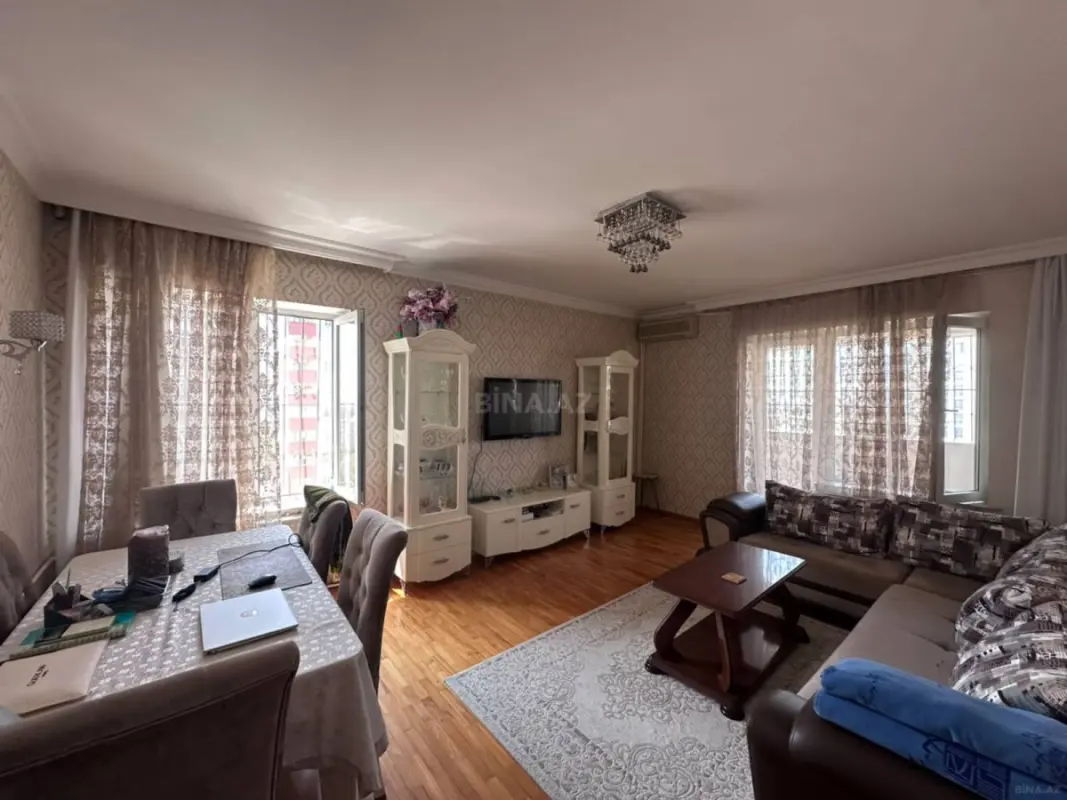 Satılır 3 otaqlı mənzil 110 m²