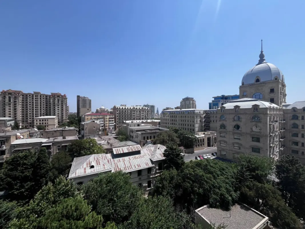 Kirayə verilir 4 otaqlı mənzil 180 m²
