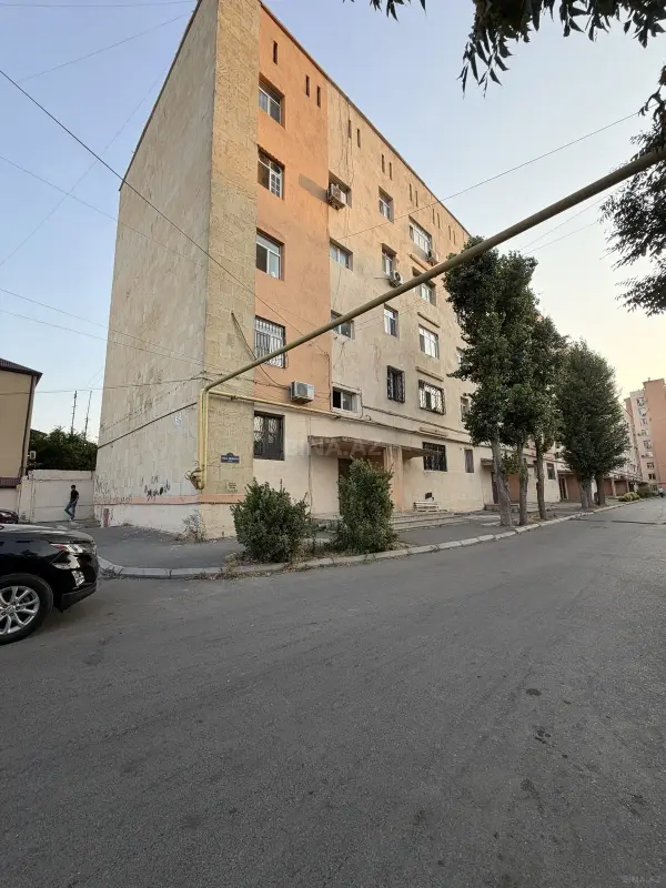 Satılır 5 otaqlı mənzil 100 m²