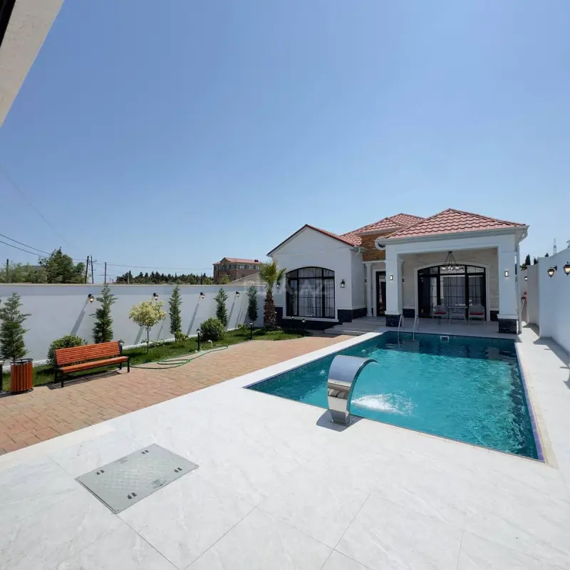 Satılır 5 otaqlı həyət evi 250 m²