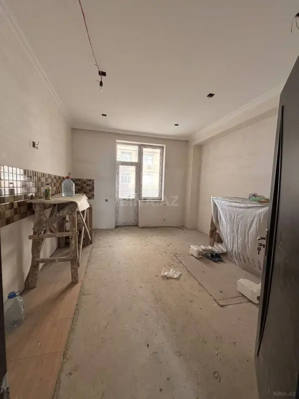 Satılır 3 otaqlı mənzil 129 m²