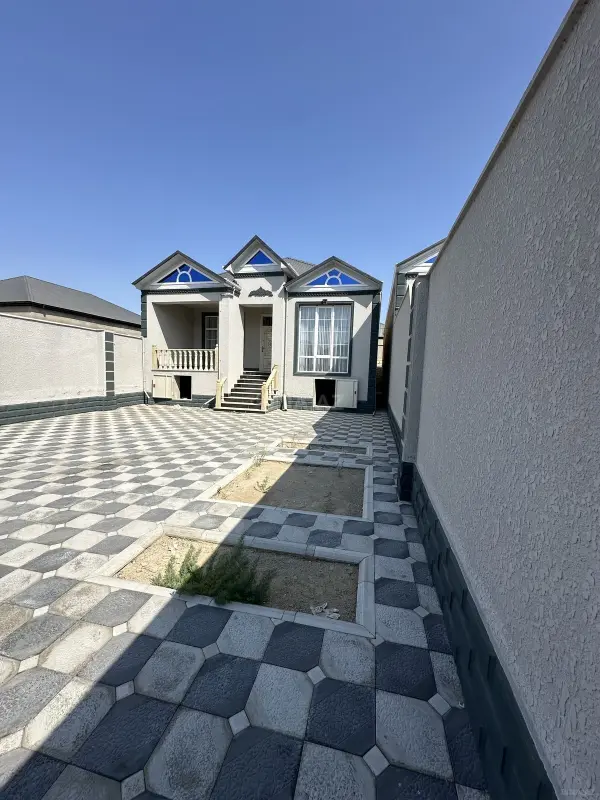 Satılır 4 otaqlı həyət evi 130 m²