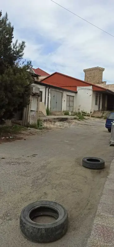 Satılır obyekt 141.7 m²