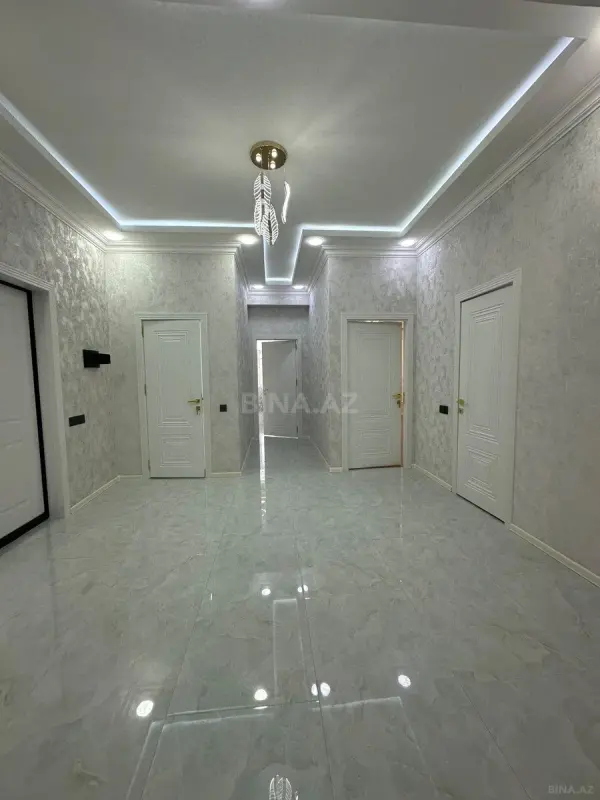 Satılır 3 otaqlı mənzil 108 m²