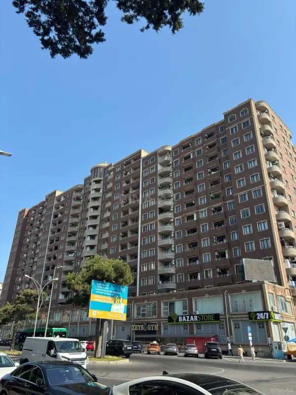 Satılır 3 otaqlı mənzil 106 m²