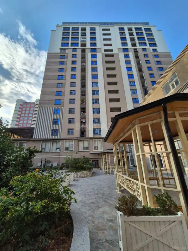 Kirayə verilir 2 otaqlı mənzil 114 m²