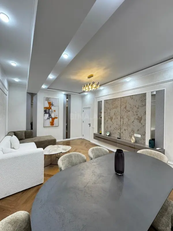 Satılır 2 otaqlı mənzil 85 m²