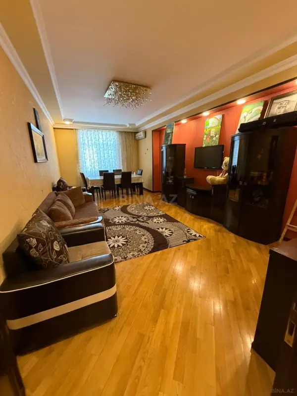 Satılır 3 otaqlı mənzil 110 m²