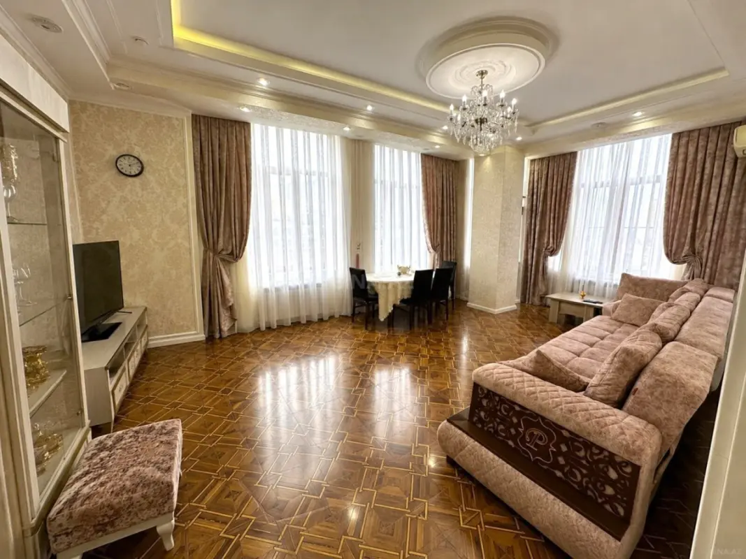 Satılır 2 otaqlı mənzil 86 m²