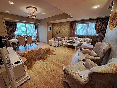 Kirayə verilir 4 otaqlı mənzil 200 m² — Bakı 4 otaq 200.00 m²