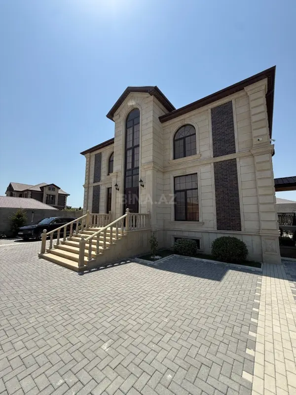 Satılır 5 otaqlı həyət evi 450 m²