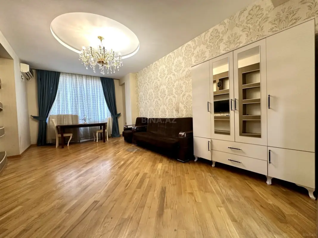 Satılır 2 otaqlı mənzil 93 m²