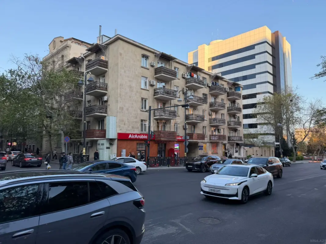 Satılır 2 otaqlı mənzil 61 m²
