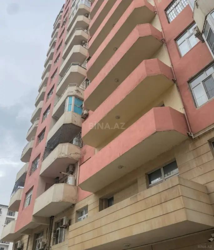 Satılır 3 otaqlı mənzil 140 m²