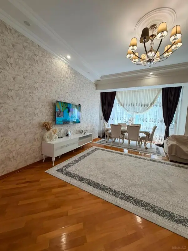 Satılır 3 otaqlı mənzil 149 m²