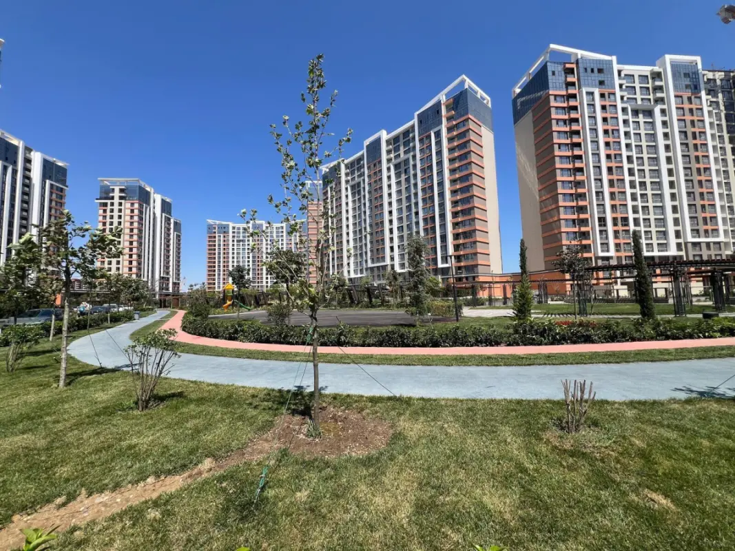 Satılır 3 otaqlı mənzil 110 m²