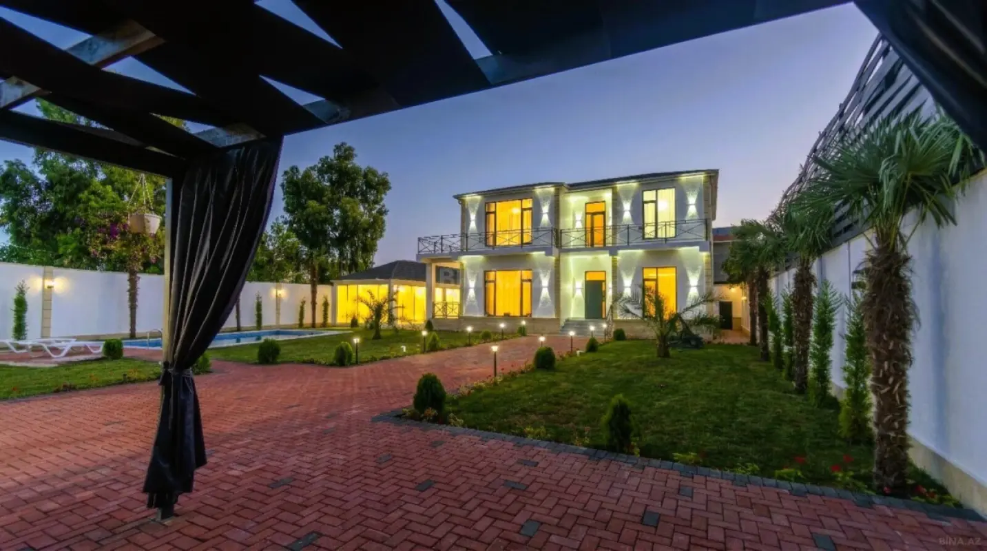 Satılır 6 otaqlı həyət evi 300 m²