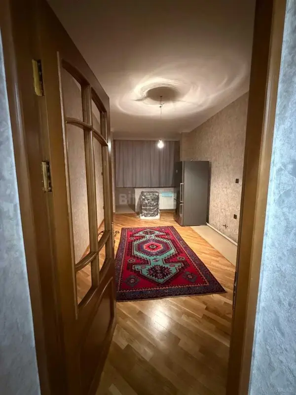 Satılır 4 otaqlı mənzil 160 m²