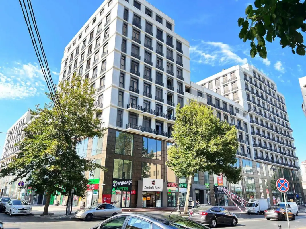 Satılır 3 otaqlı mənzil 158 m²