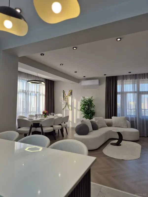 Kirayə verilir 3 otaqlı mənzil 120 m²