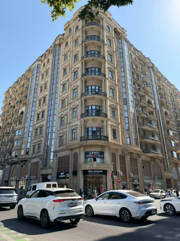 Satılır 3 otaqlı mənzil 150 m²