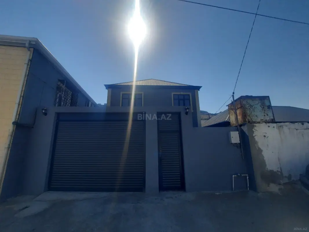 Satılır 4 otaqlı həyət evi 200 m²