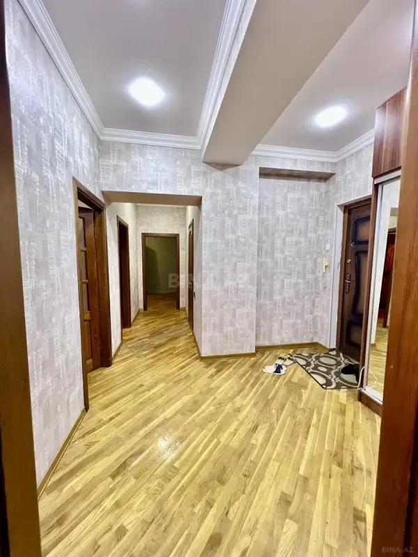 Satılır 3 otaqlı mənzil 105 m²