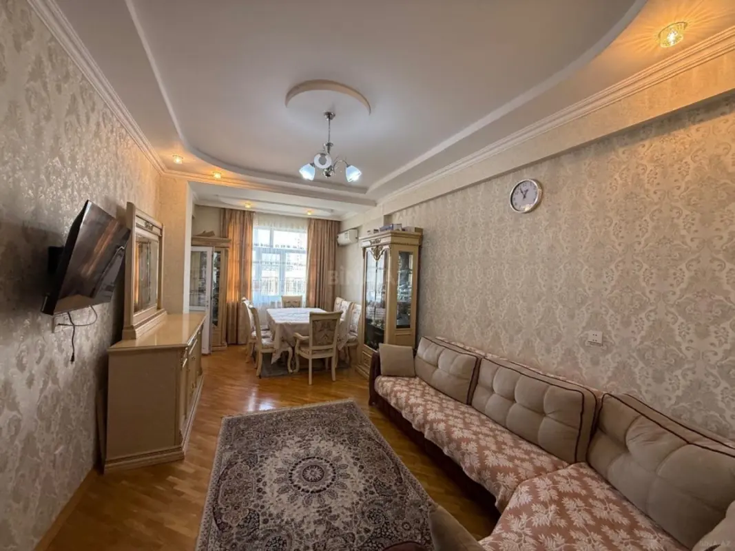 Satılır 2 otaqlı mənzil 74 m²