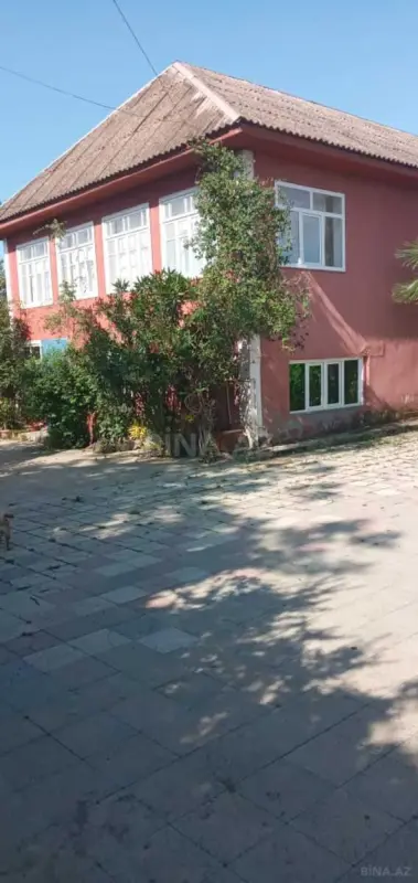 Satılır 4 otaqlı həyət evi 245 m²