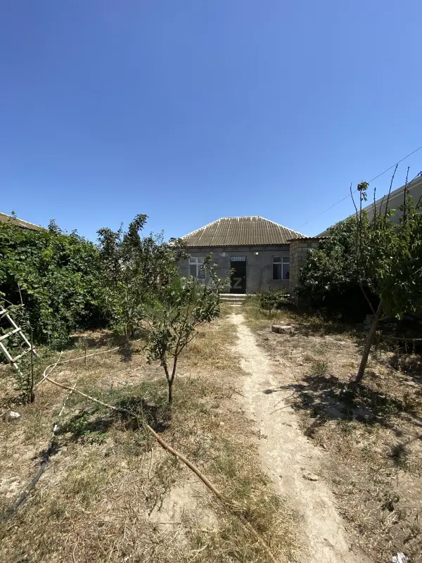 Satılır 3 otaqlı həyət evi 100 m²